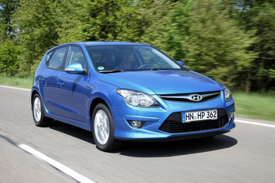  Hyundai i30 Blue Drive (FD) 2010 года  (фото 8 из 26)